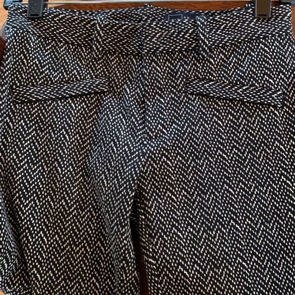 Gap Women’s Stretch Capri Pants - Picture 2 of 5
